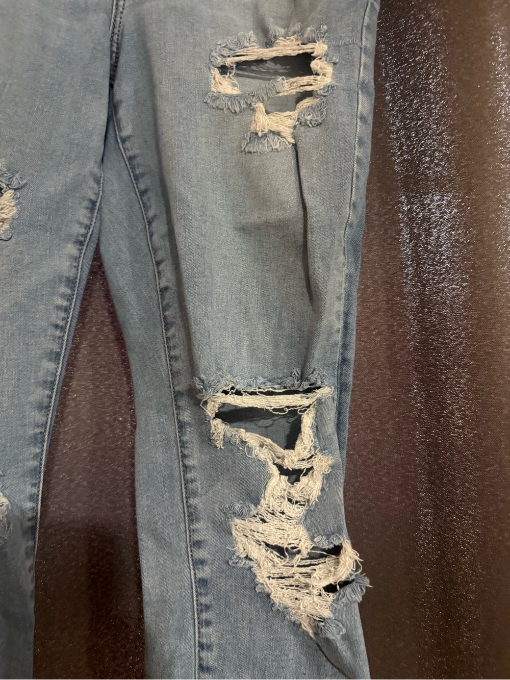 American Eagle Distressed Women’s Light Blue Ripped Jeans - Picture 2 of 7